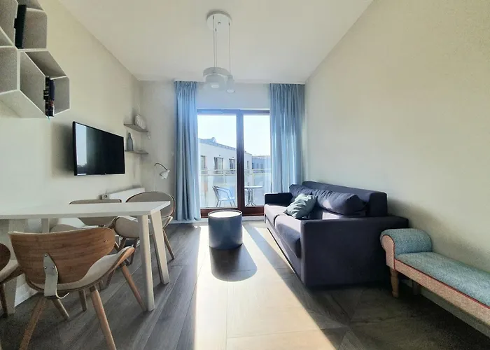 Live & Travel Number 1 *