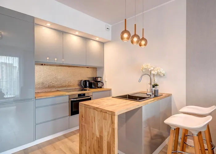 Live & Travel Number 1