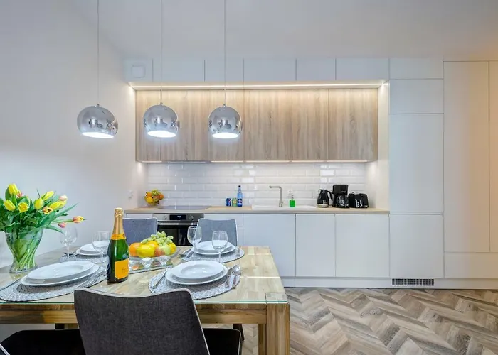 Live & Travel Number 1