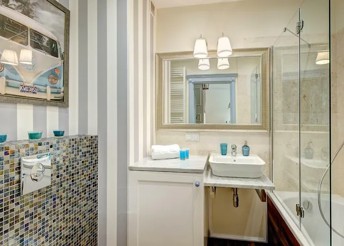 Live & Travel Number 1