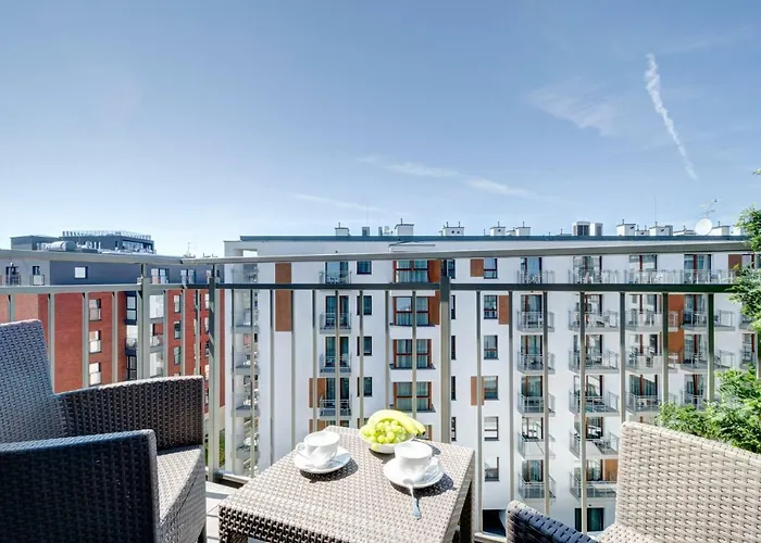 Live & Travel Number 1