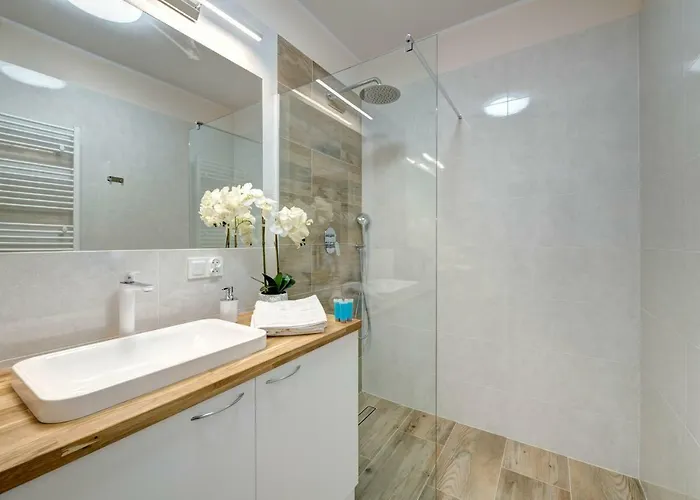 Live & Travel Number 1 Gdańsk