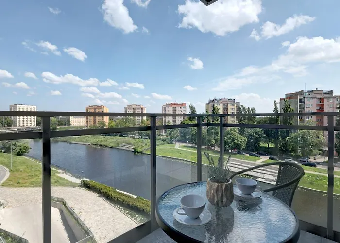 Live & Travel Number 1 *