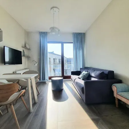 Live & Travel Number 1 *