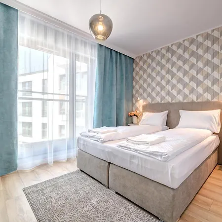 Live & Travel Number 1