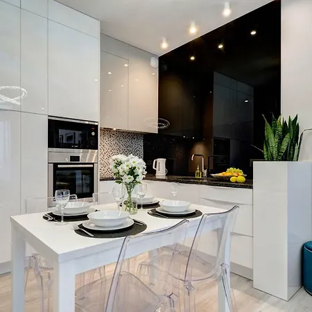 Live & Travel Number 1 Gdańsk