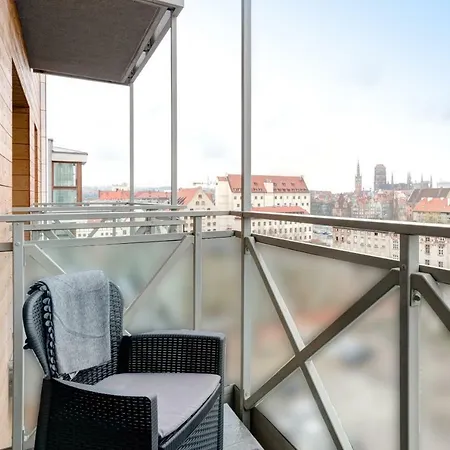 Live & Travel Number 1 Apartment
