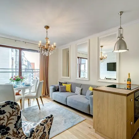 Live & Travel Number 1 *