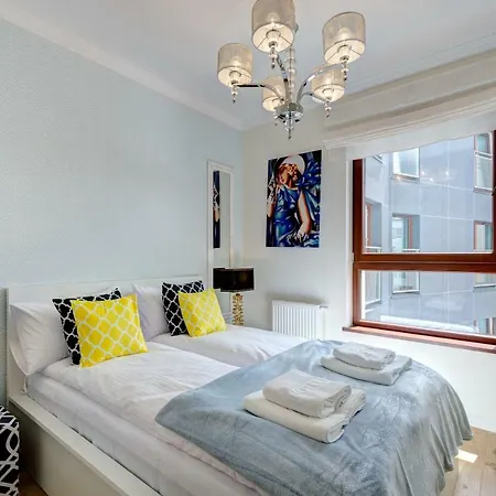 Live & Travel Number 1 *