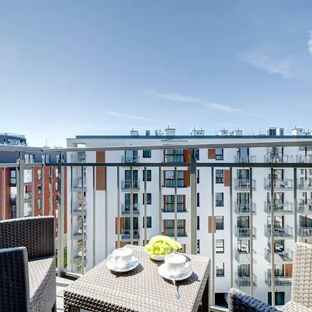 Live & Travel Number 1