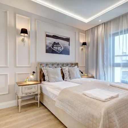 Live & Travel Number 1 *