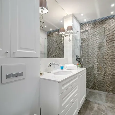 Live & Travel Number 1 Gdańsk