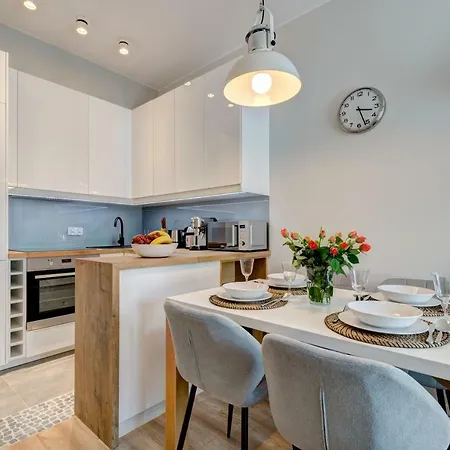 Live & Travel Number 1 *