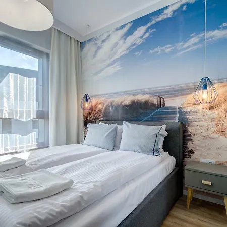 Live & Travel Number 1