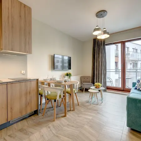 Live & Travel Number 1