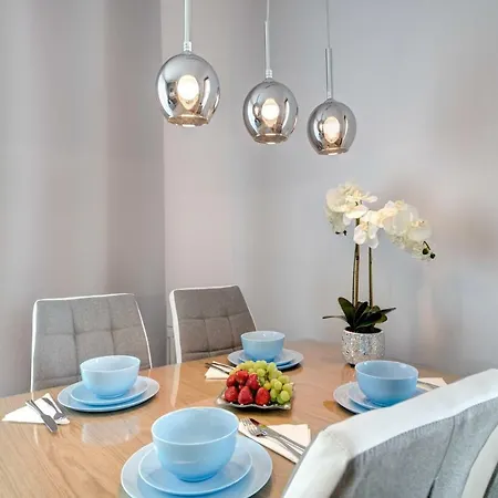 Live & Travel Number 1 *