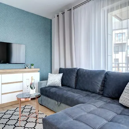 Live & Travel Number 1 *