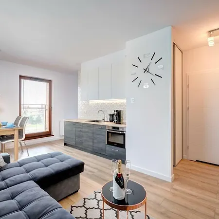 Live & Travel Number 1 *