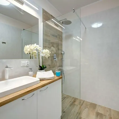 Live & Travel Number 1 Gdańsk