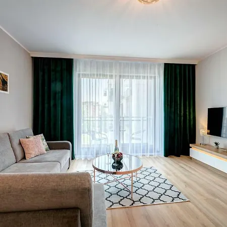 Live & Travel Number 1