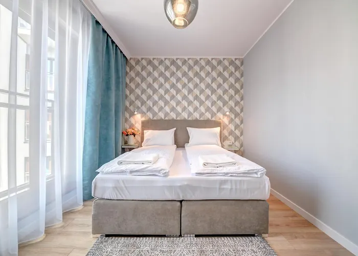 Live & Travel Number 1