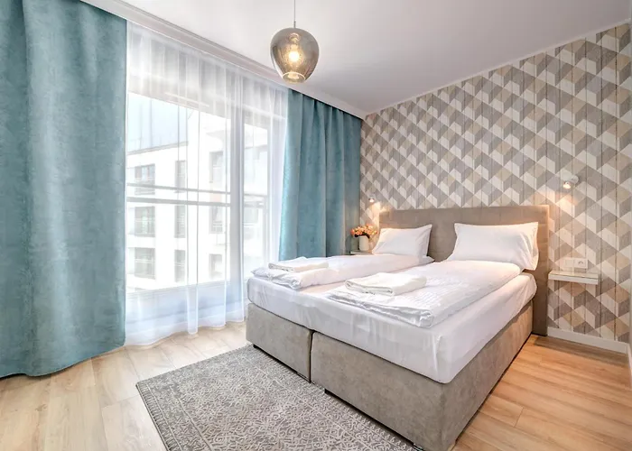 Live & Travel Number 1