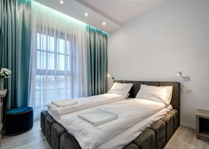 Live & Travel Number 1 *