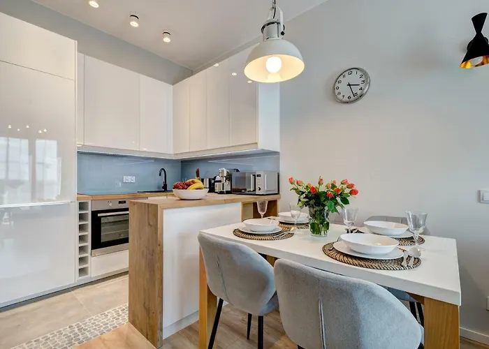 Live & Travel Number 1 *