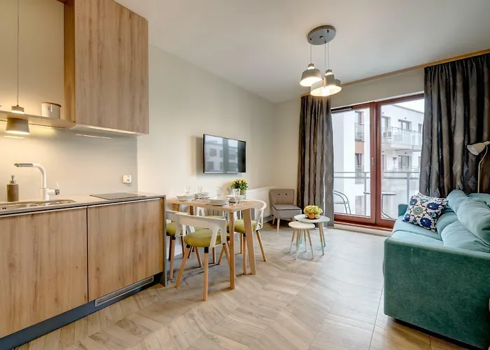 Live & Travel Number 1